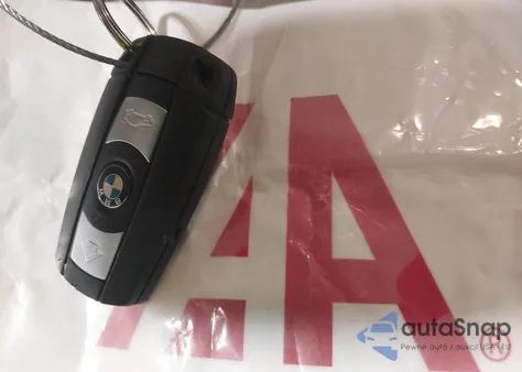 2006 BMW 325I z USA, uszkodzony, nr VIN WBAVB13546KX44384